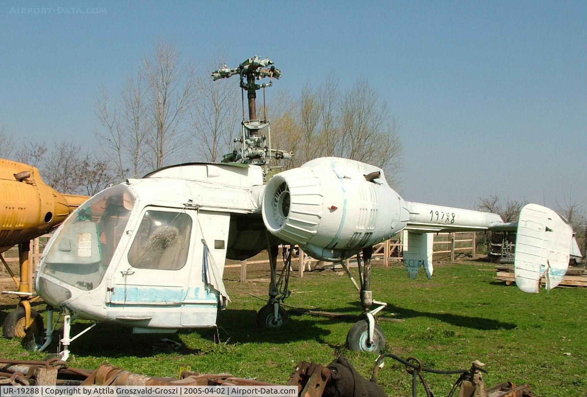 UR-19288, 1971 Kamov Ka-26 Hoodlum C/N 7101705, Pápa-Tapolcafö, agricultural depot, Hungary