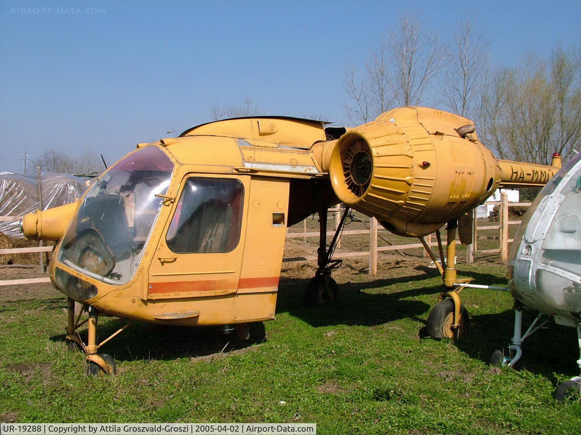 HA-MMQ, 1974 Kamov Ka-26 Hoodlum C/N 7404305, Pápa-Tapolcafö, agricultural depot, Hungary