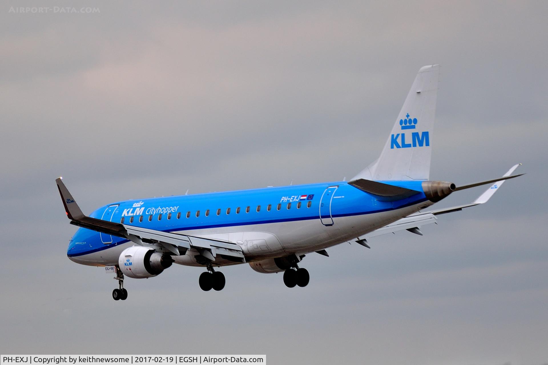 PH-EXJ, 2016 Embraer 175LR (ERJ-170-200LR) C/N 17000597, Landing onto runway 27.