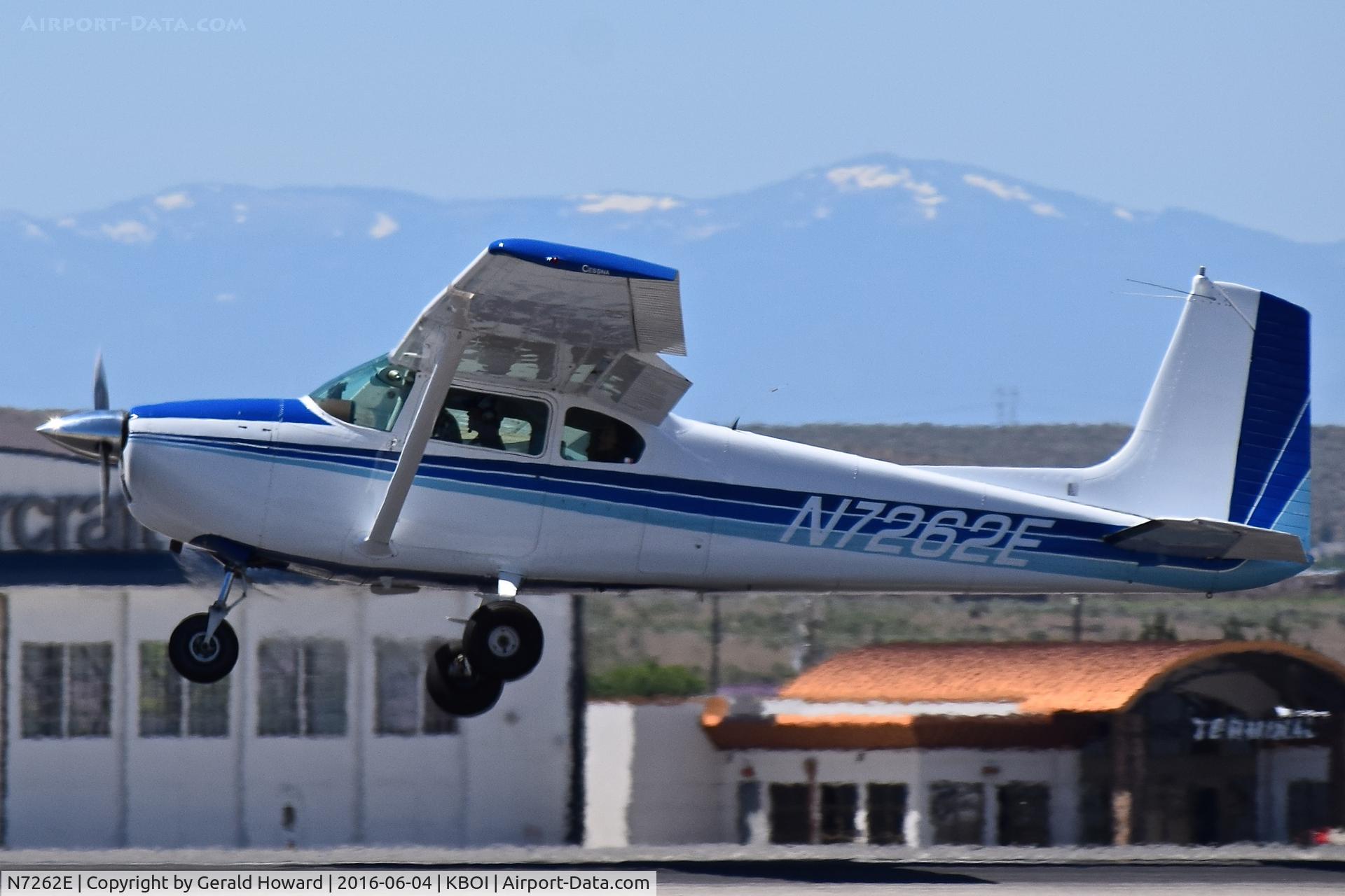 N7262E, 1959 Cessna 182B Skylane C/N 52262, Take off from RWY 10L.