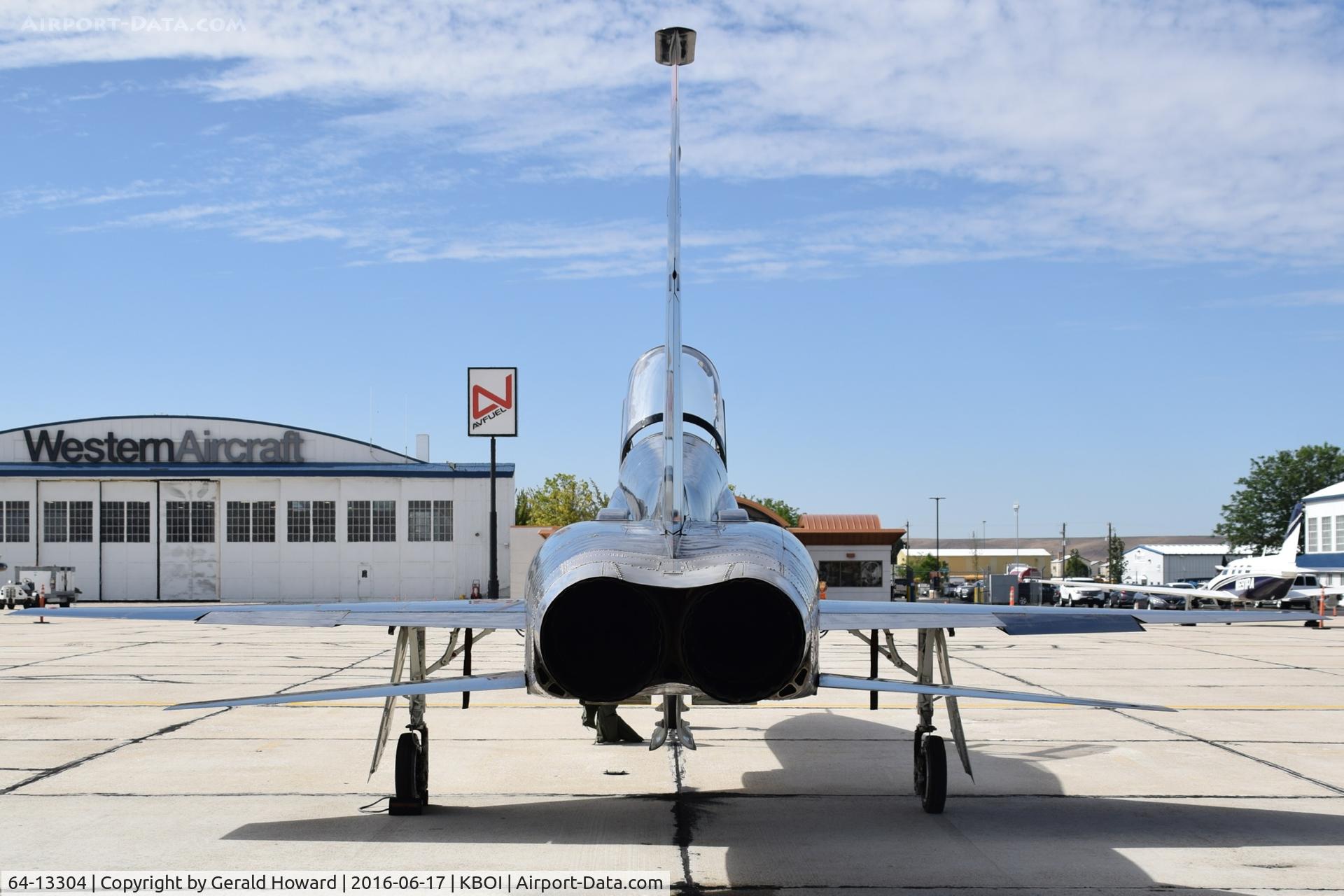 64-13304, 1964 Northrop T-38A Talon C/N N.5733, 9th Recon Wing, Beale AFB, CA