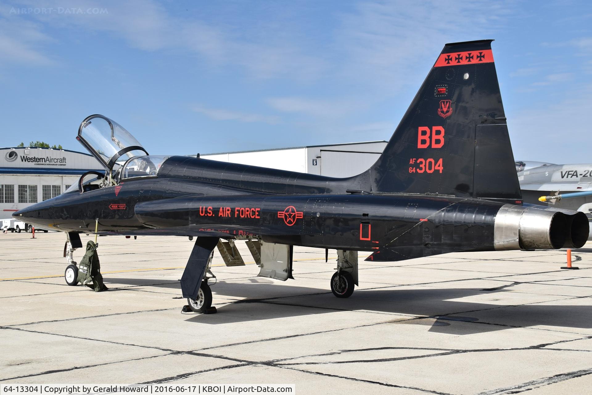 64-13304, 1964 Northrop T-38A Talon C/N N.5733, 9th Recon Wing, Beale AFB, CA
