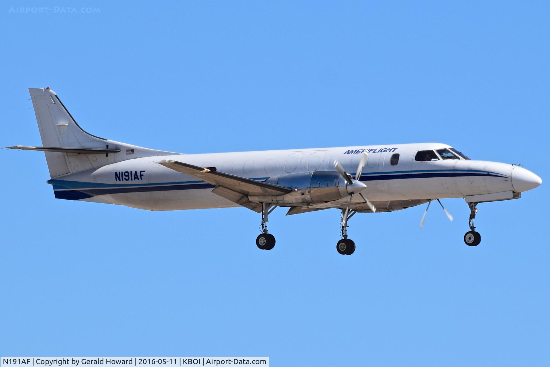 N191AF, 1981 Fairchild Swearingen SA-227AC Metro III C/N AC-491, Landing RWY 10R.