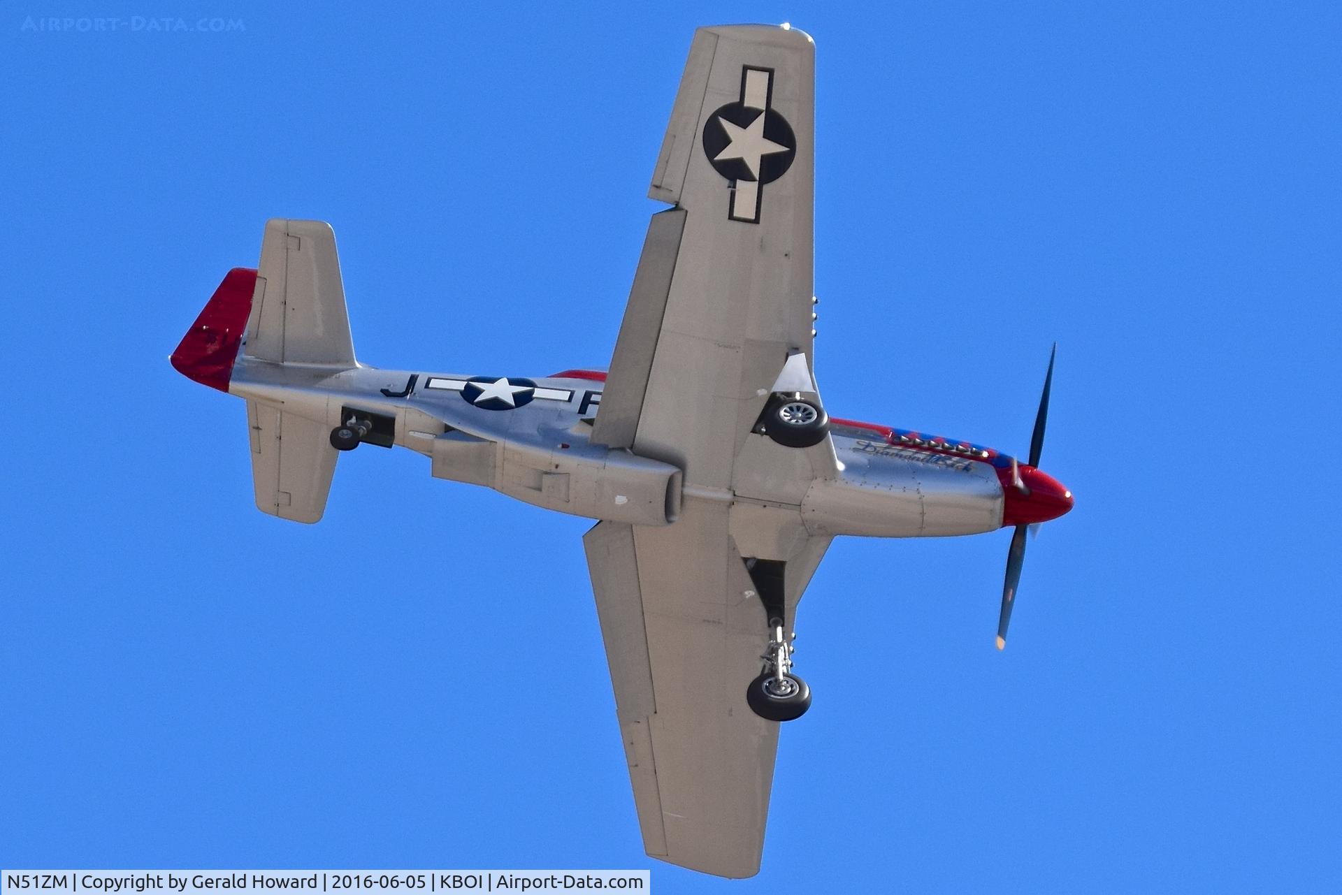 N51ZM, 1945 North American P-51D Mustang C/N 45-11471, On final for RWY 10L.