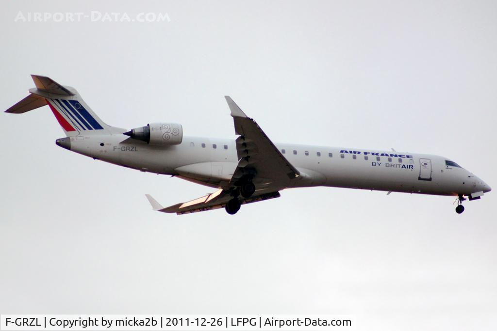 F-GRZL, 2006 Bombardier CRJ-700 (CL-600-2C10) Regional Jet C/N 10245, Landing