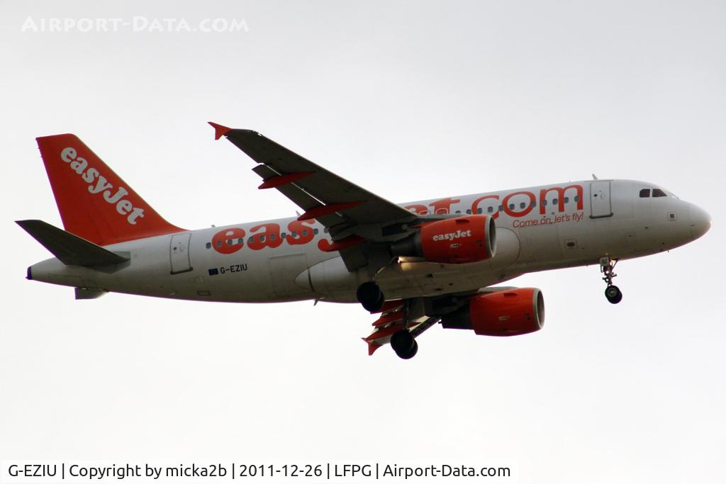 G-EZIU, 2005 Airbus A319-111 C/N 2548, Landing