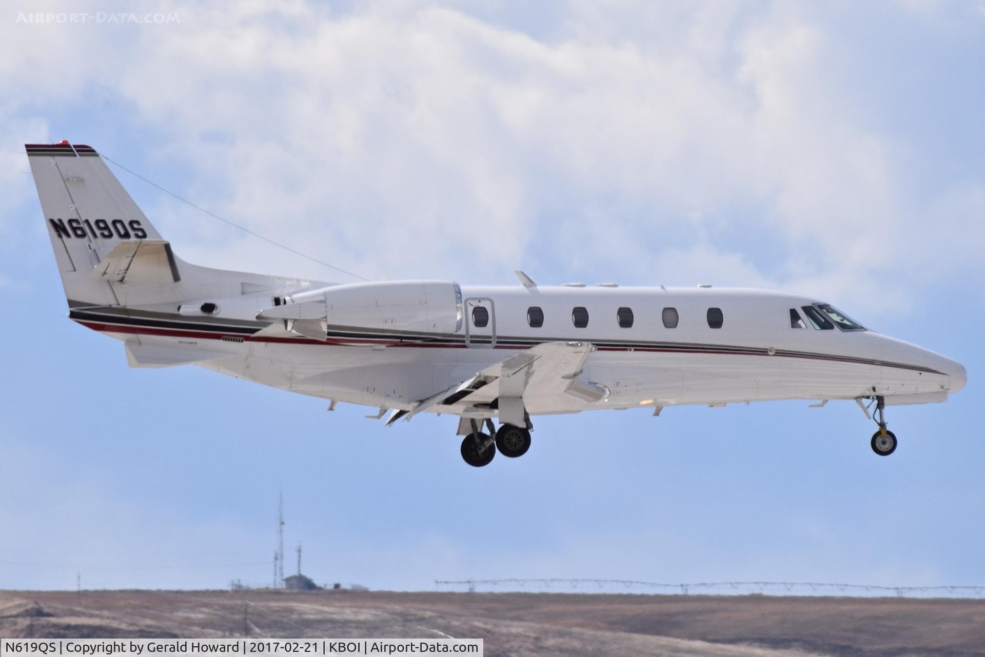 N619QS, 2005 Cessna 560XLS Citation Excel C/N 560-5562, Landing RWY 28L.