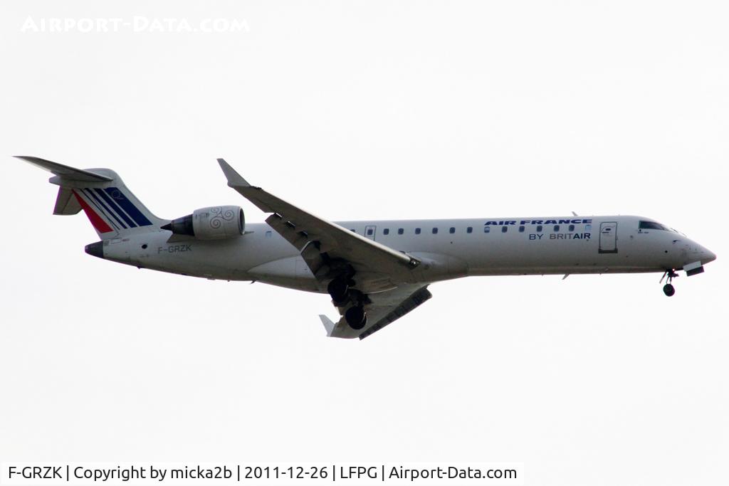 F-GRZK, 2005 Canadair CRJ-702 (CL-600-2C10) Regional Jet C/N 10198, Landing