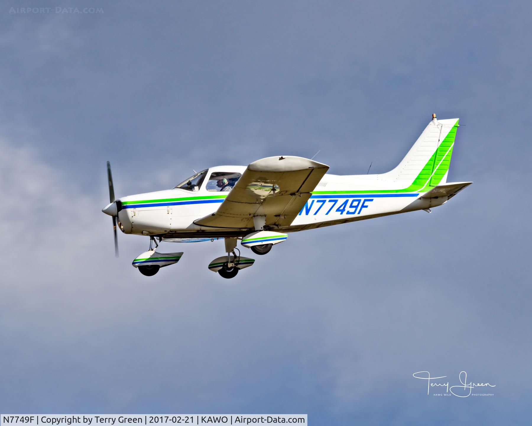 N7749F, 1976 Piper PA-28-140 C/N 28-7725106, KAWO