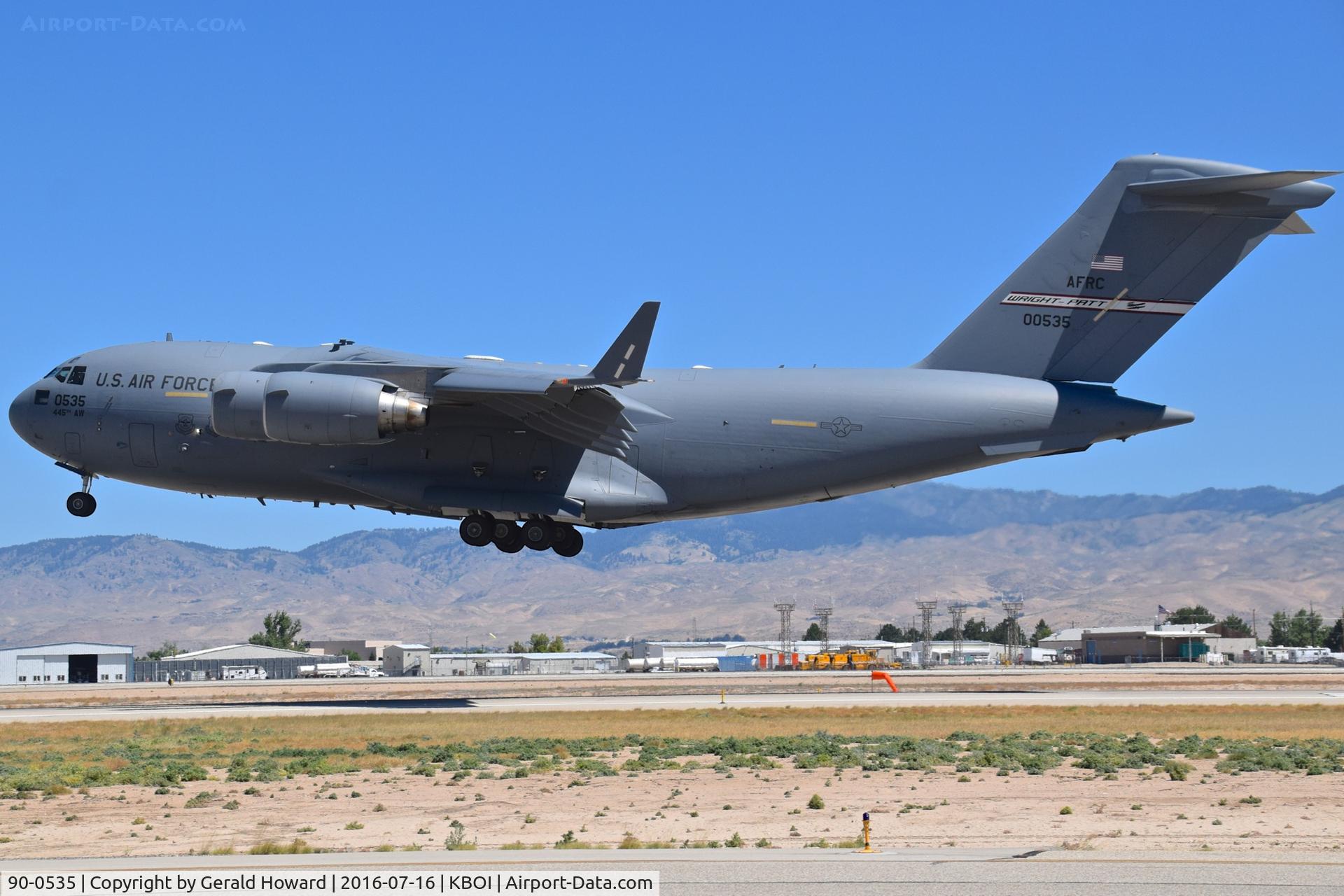90-0535, 1990 Boeing C-17A Globemaster III C/N P-10, Landing RWY 28L. 445th Airlift Wing, Wright-Patterson AFB, Ohio.