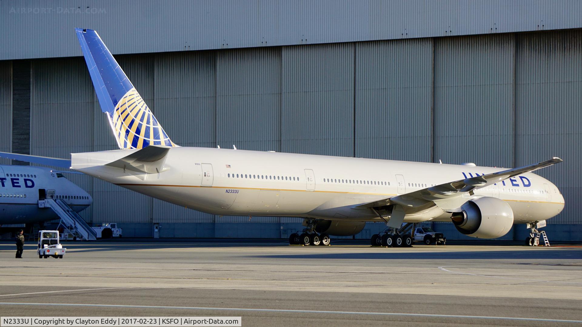 N2333U, 2016 Boeing 777-300/ER C/N 62644, SFO 2017