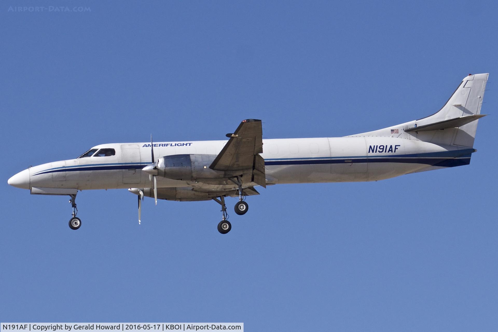 N191AF, 1981 Fairchild Swearingen SA-227AC Metro III C/N AC-491, Landing RWY 28R.