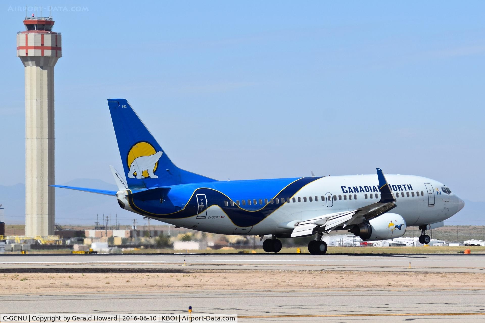 C-GCNU, 1998 Boeing 737-36Q C/N 29140, Touch down on RWY 28R.