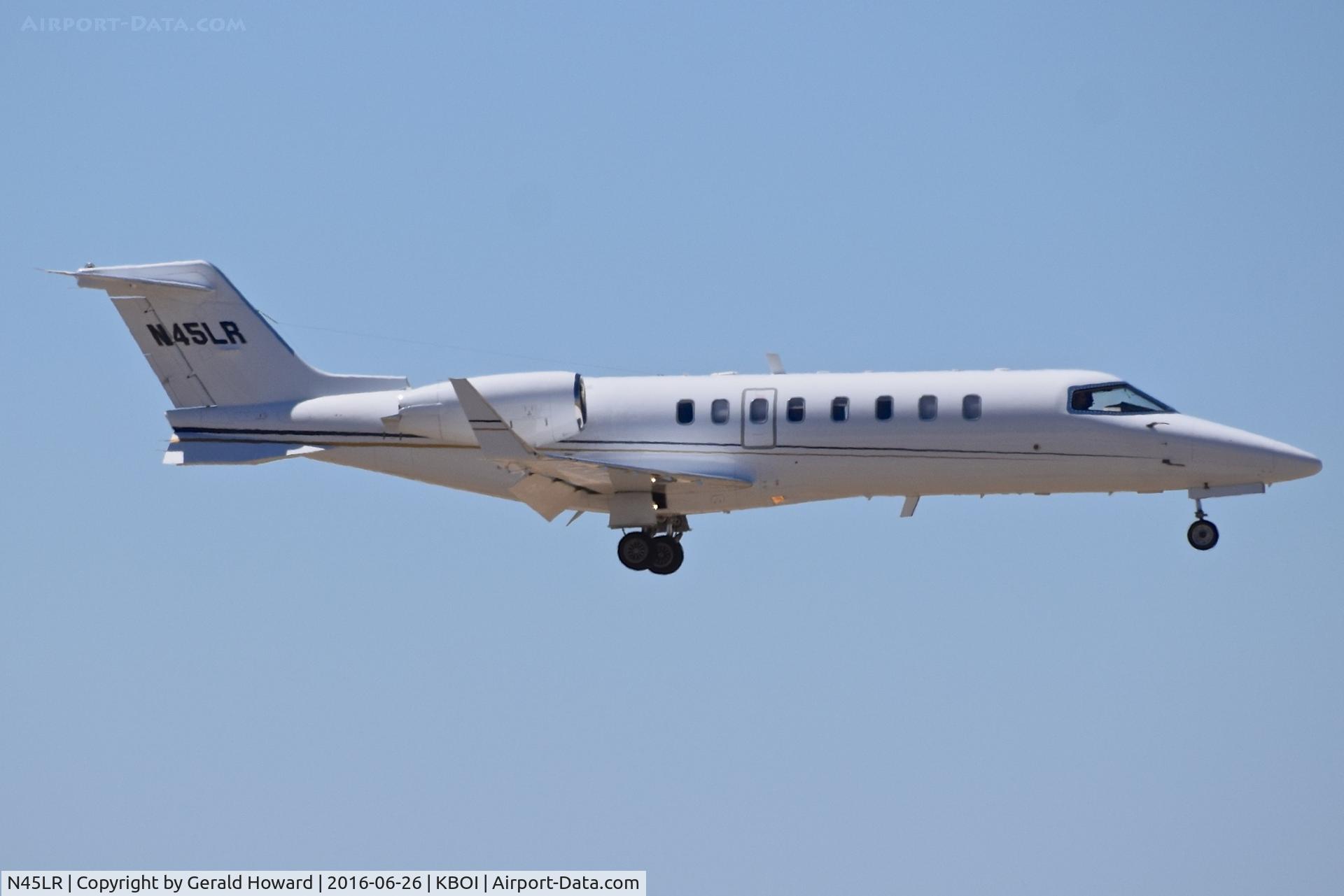N45LR, 1998 Learjet 45 C/N 013, Landing RWY 28L.