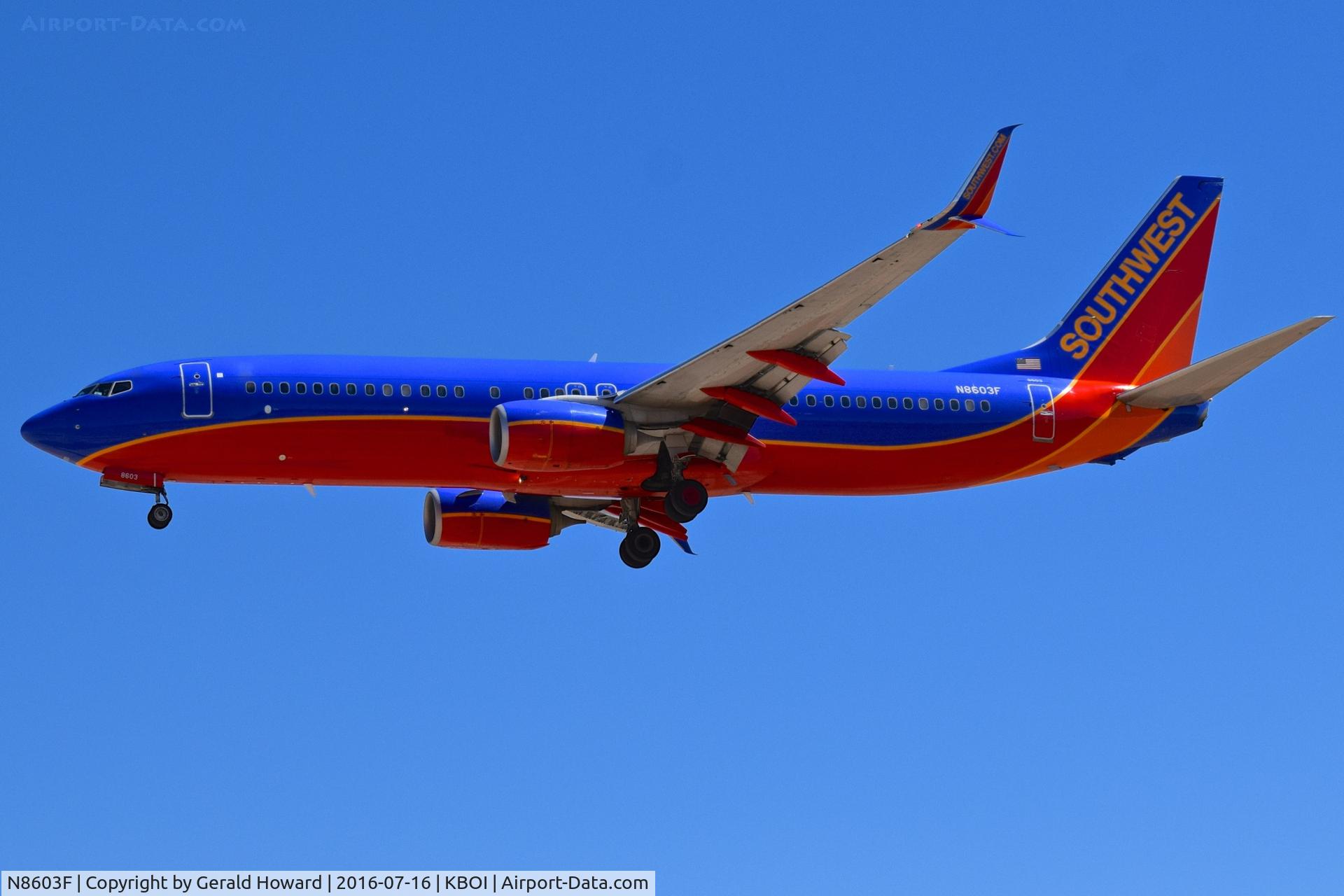 N8603F, 2012 Boeing 737-8H4 C/N 38875, Landing RWY 28R.