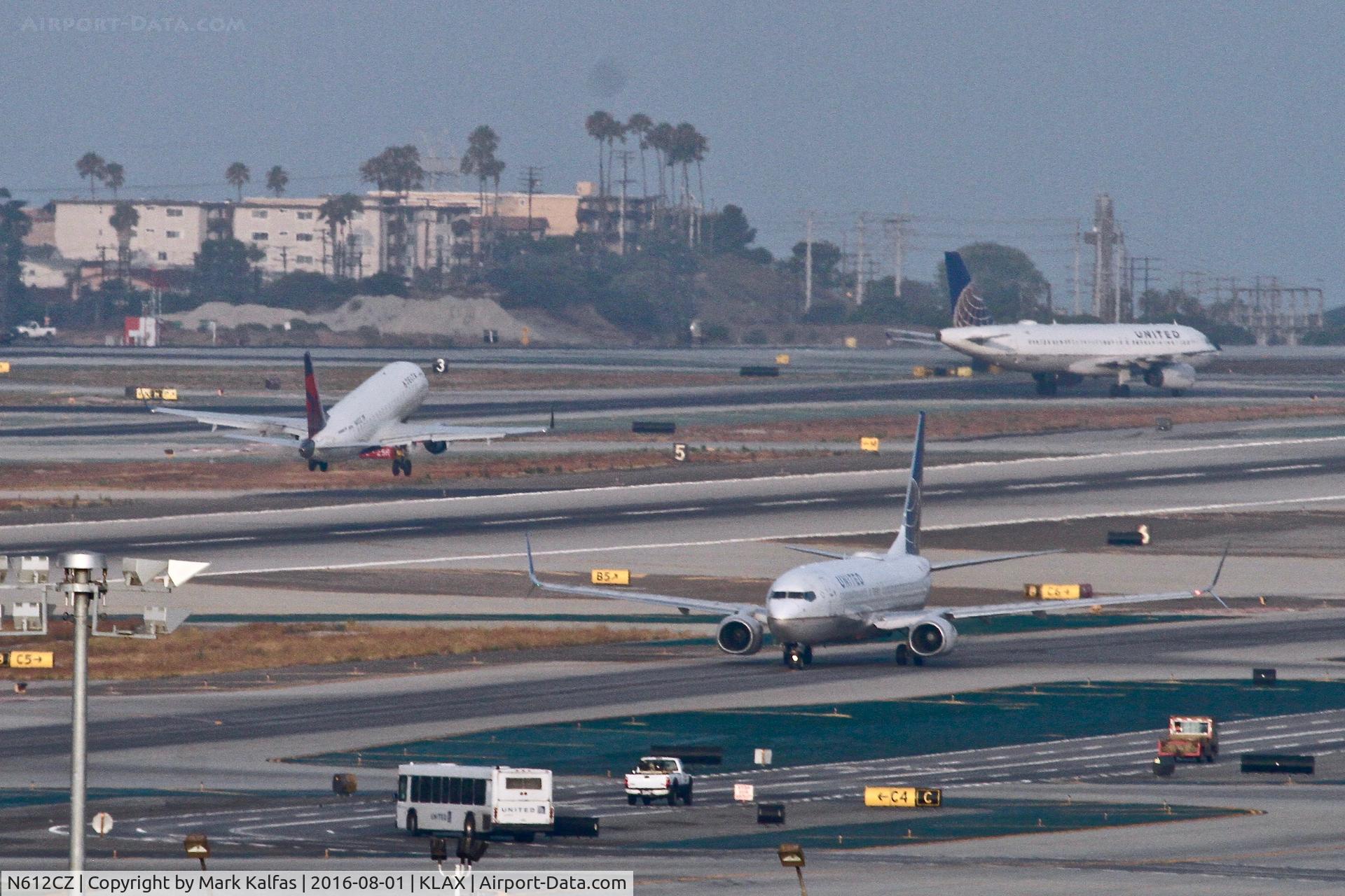 N612CZ, 2007 Embraer 175LR (ERJ-170-200LR) C/N 17000201, Delta Connection Embraer ERJ 170-200 LR, departing 25R KLAX.
