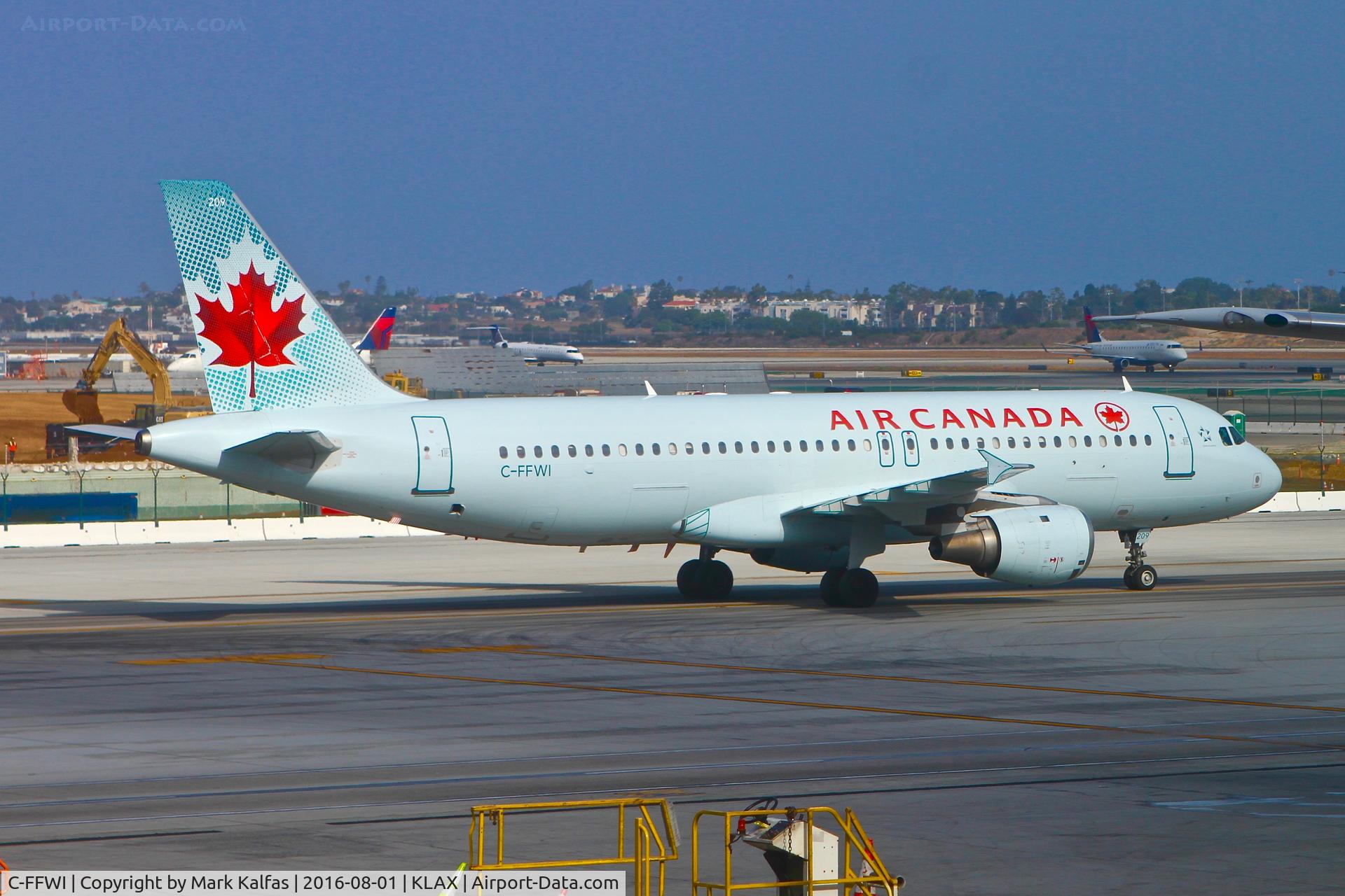 C-FFWI, 1990 Airbus A320-211 C/N 149, Air Canada Airbus A320-211, taxiway Sierra KLAX.