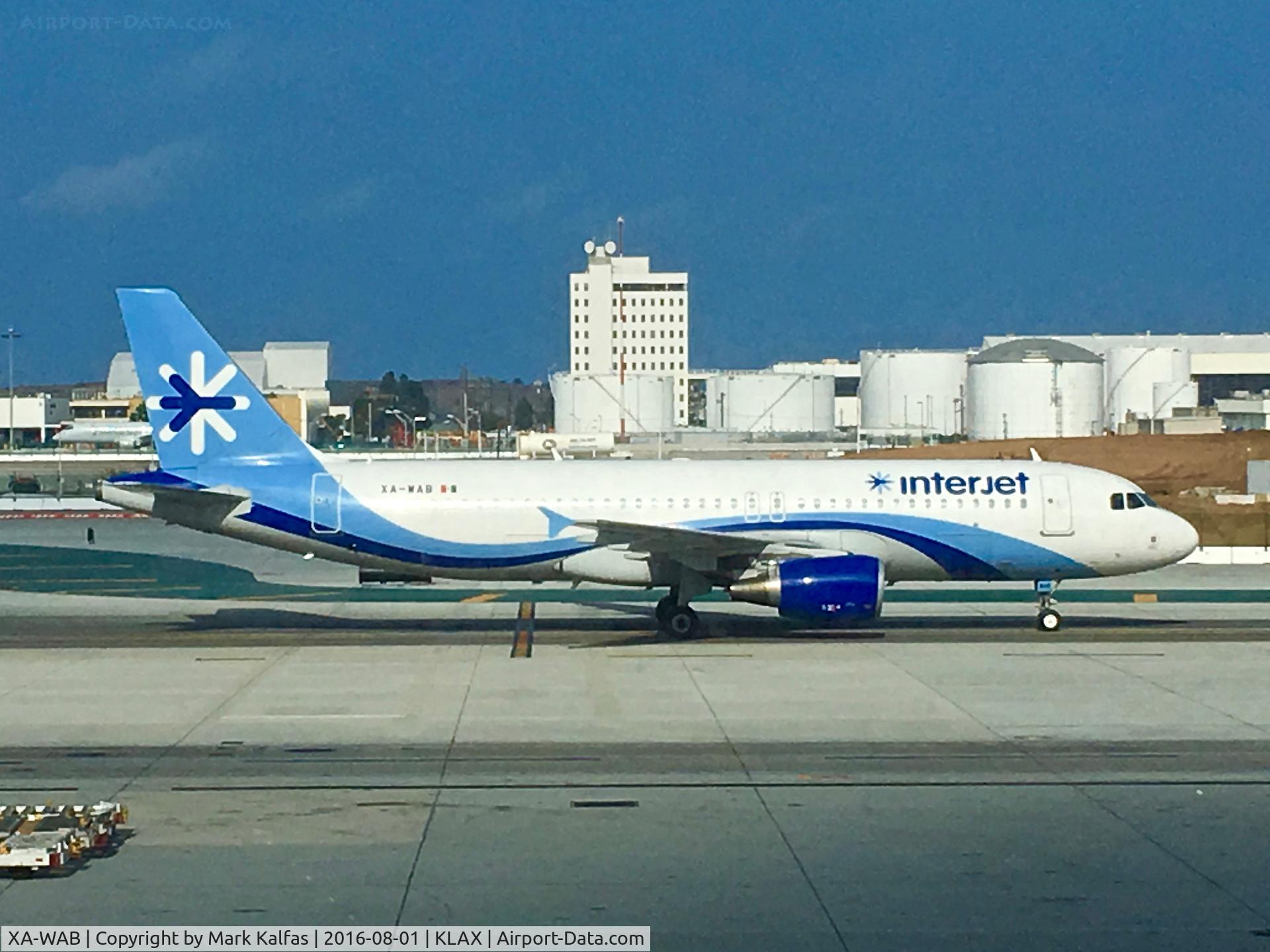 XA-WAB, 2012 Airbus A320-214 C/N 5358, Interjet Airbus A320-214, taxiway Charlie KLAX