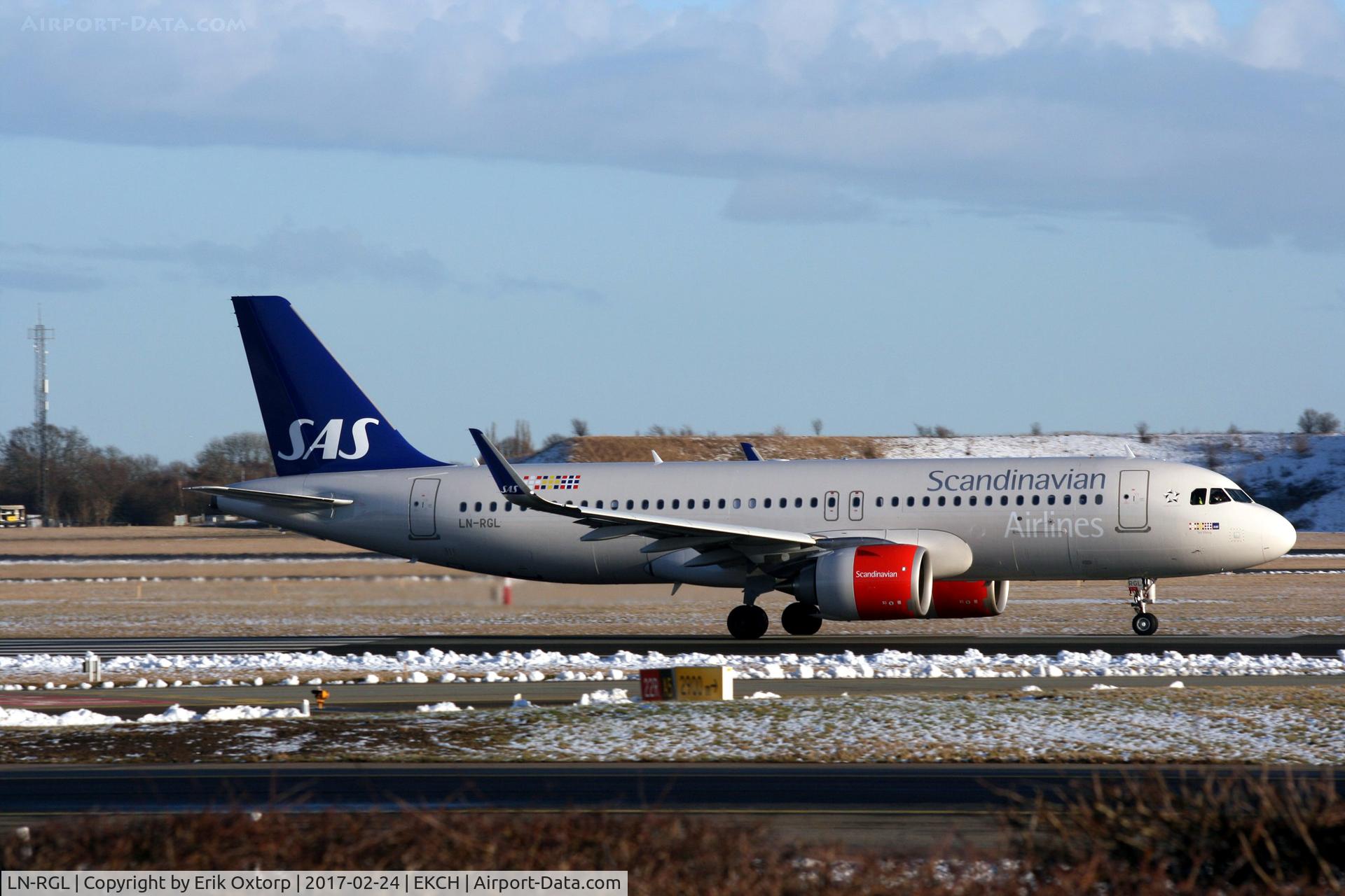 LN-RGL, 2016 Airbus A320-251NEO C/N 7290, LN-RGL taking off rw 22R