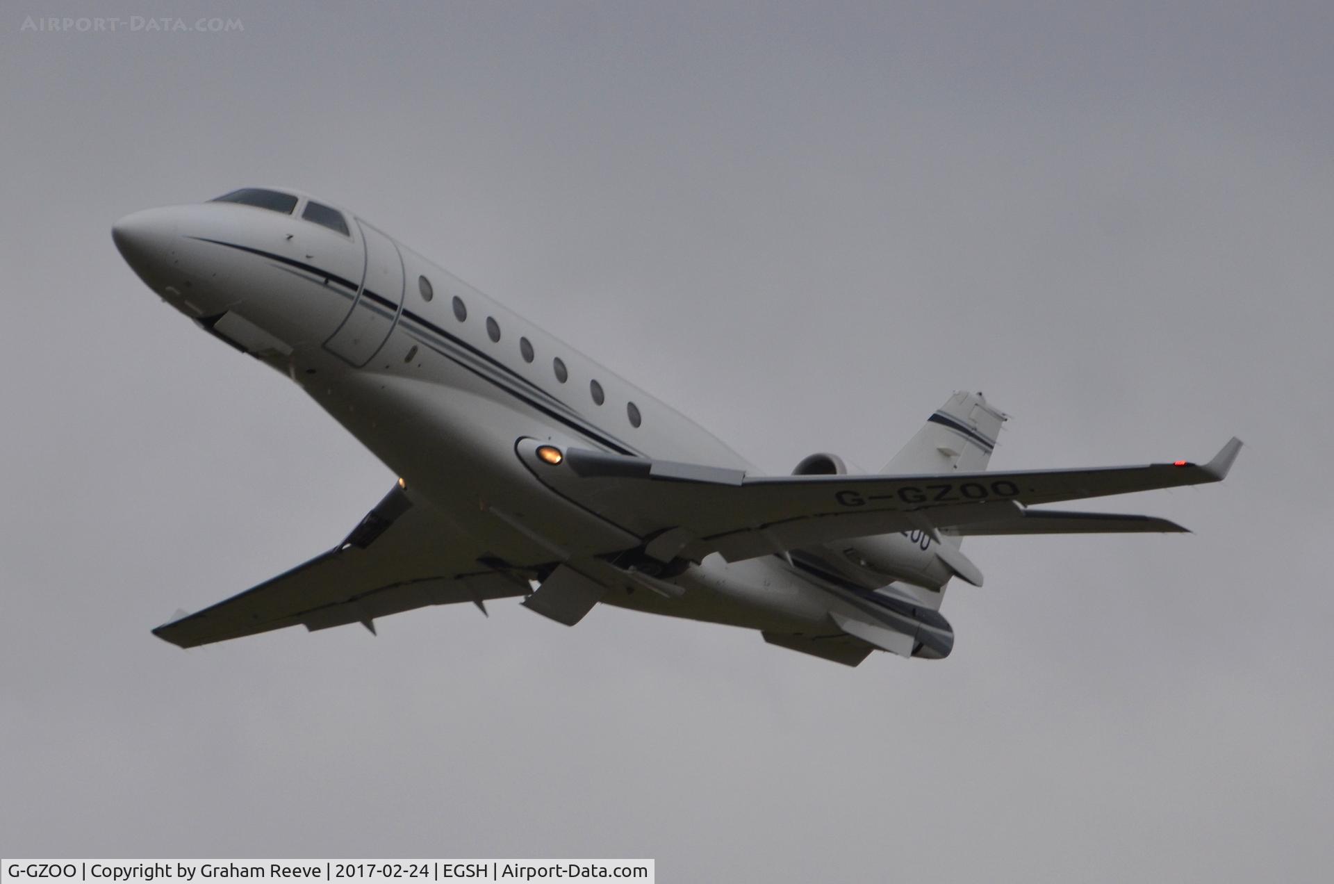 G-GZOO, 2009 Gulfstream Aerospace G200 C/N 224, Departing from Norwich.