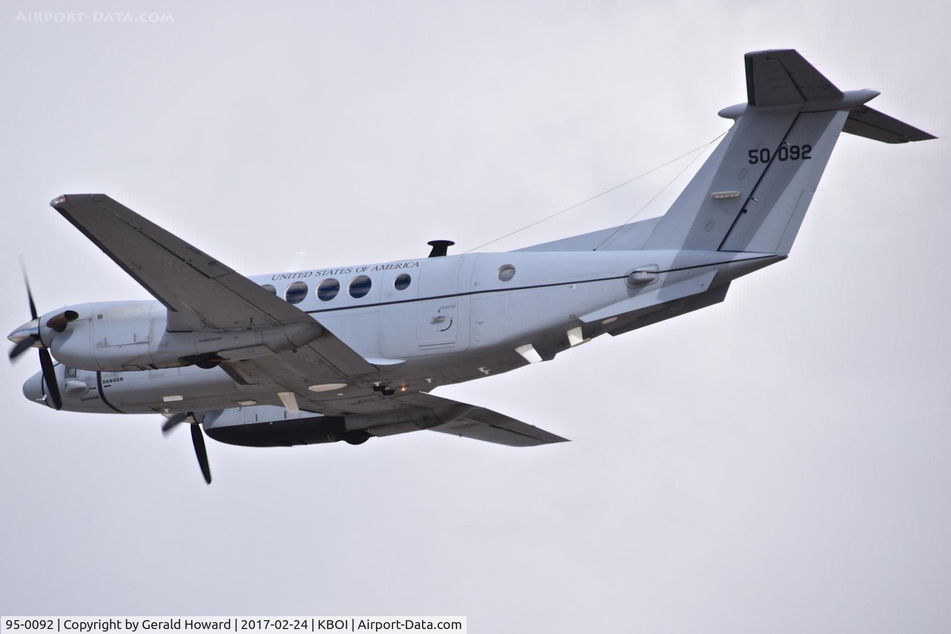 95-0092, 1995 Beech C-12R Huron C/N BW-020, Departing BOI.