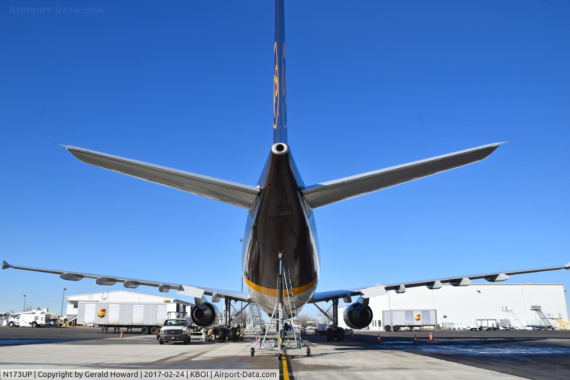 N173UP, 2006 Airbus A300F4-622R C/N 0868, Braced for when they load up the tail first.