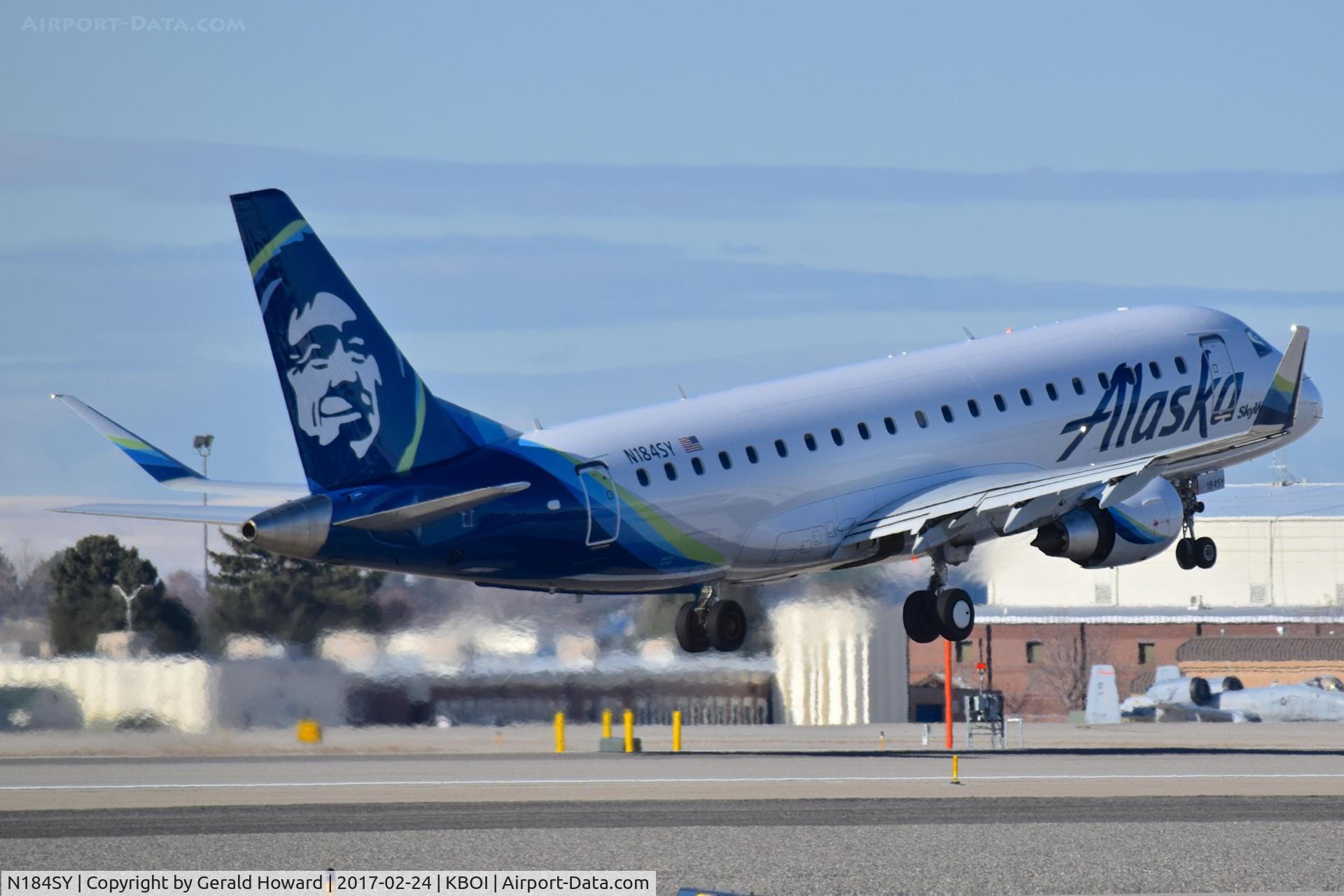 N184SY, 2016 Embraer 175LR (ERJ-170-200LR) C/N 17000590, Departing from RWY 28R.