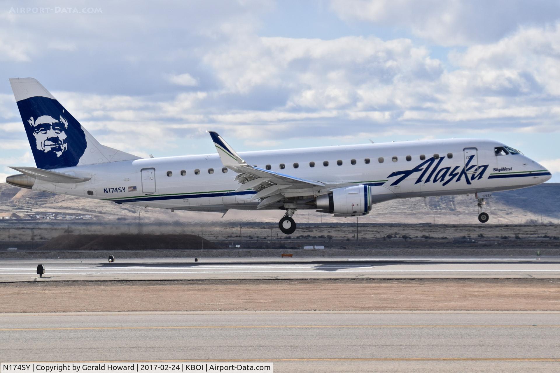 N174SY, 2015 Embraer 175LR (ERJ-170-200LR) C/N 17000517, About to land on RWY 28R.