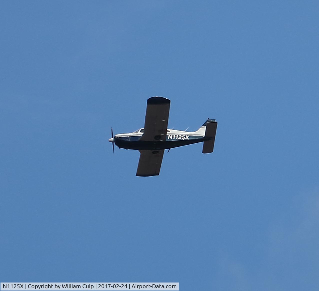 N1125X, 1975 Piper PA-28R-200 Cherokee Arrow C/N 28R-7535251, Seen flying over Peace Valley Park, Bucks County Pa.