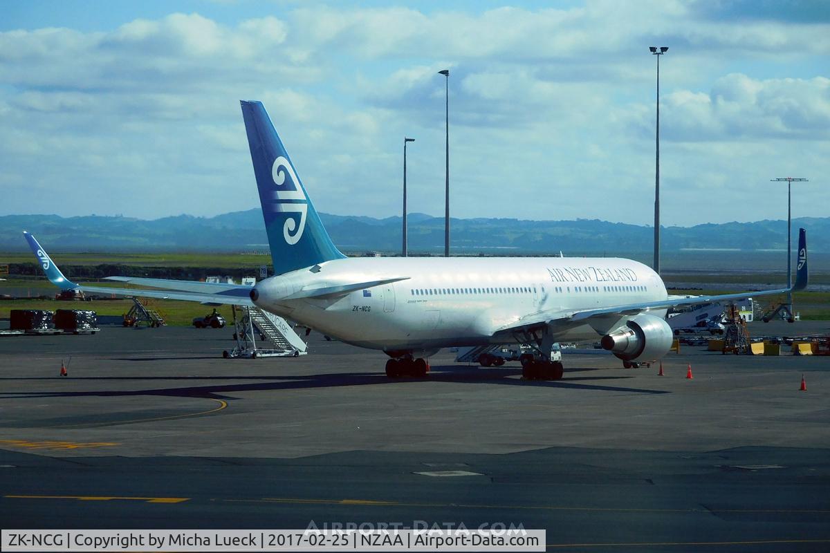 ZK-NCG, 1993 Boeing 767-319 C/N 26912, Less than a month left before NZ retires its last 2 B763s. Due to the 2-3-2 configuration in Y my favourite aircraft in NZ's fleet. Sad to see her go :(