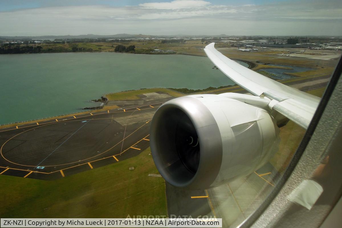 ZK-NZI, 2016 Boeing 787-9 Dreamliner Dreamliner C/N 37965, Climbing out of AKL, enroute to MEL
