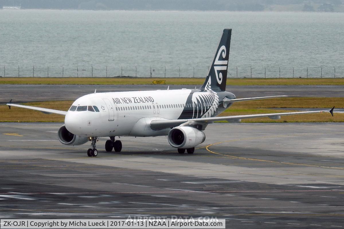 ZK-OJR, 2011 Airbus A320-232 C/N 4884, At Auckland