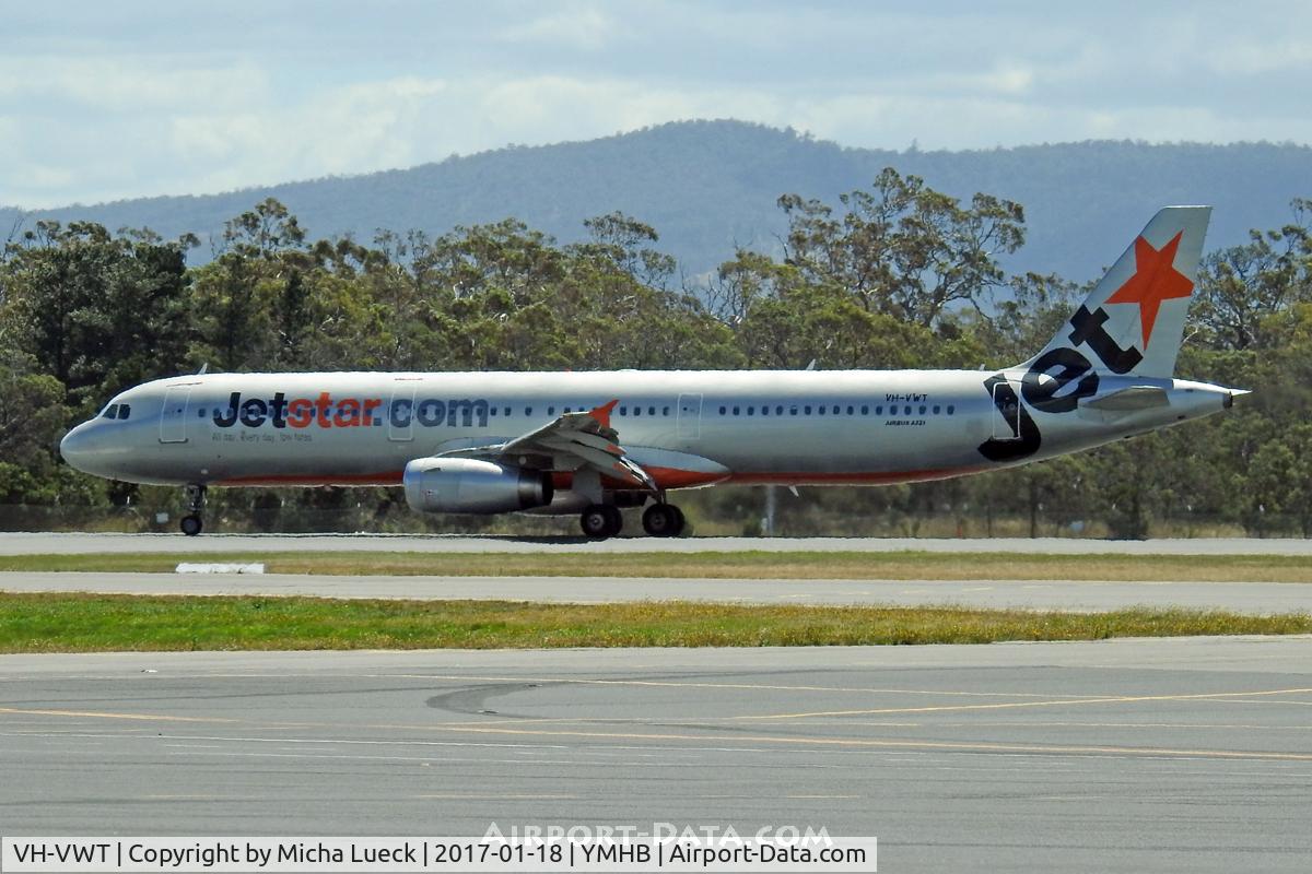 VH-VWT, Airbus A321-231 C/N 3717, At Hobart