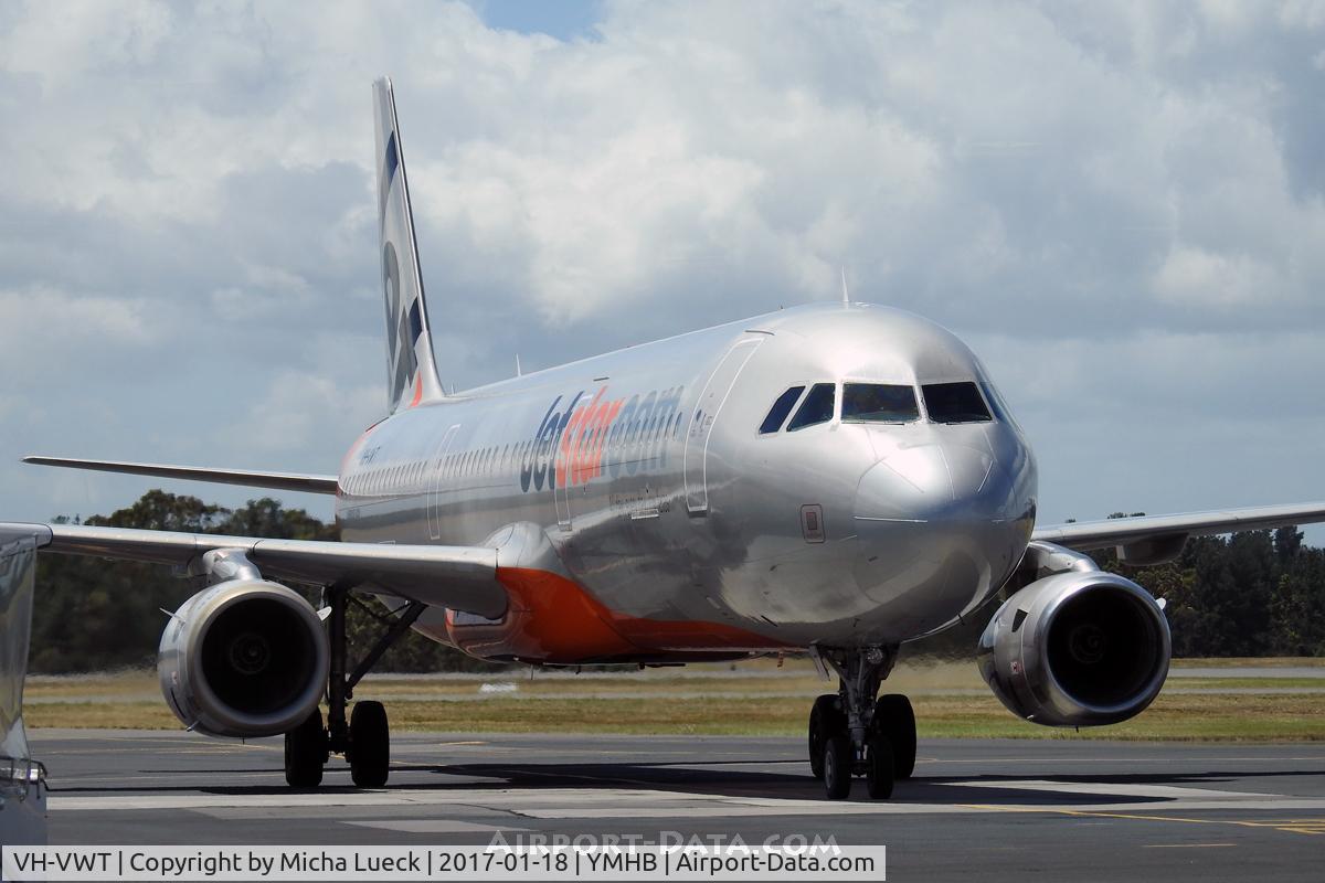 VH-VWT, Airbus A321-231 C/N 3717, At Hobart