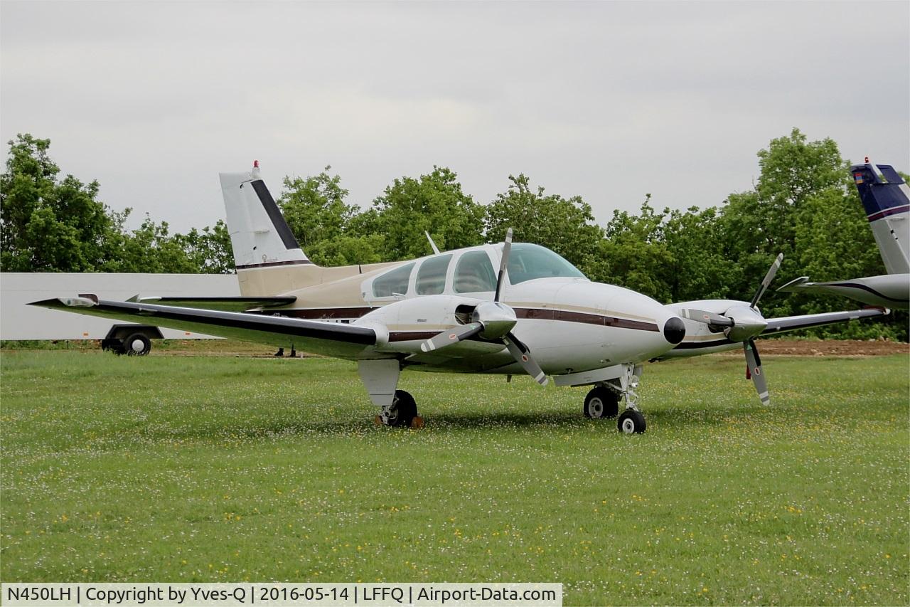 N450LH, Beech 95-B55 Baron C/N TC-2215, Beech 95-B55, Static park, La Ferté-Alais airfield (LFFQ) Air show 2016