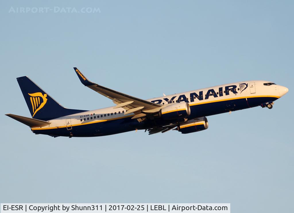 EI-ESR, 2011 Boeing 737-8AS C/N 34995, Taking off from rwy 07R