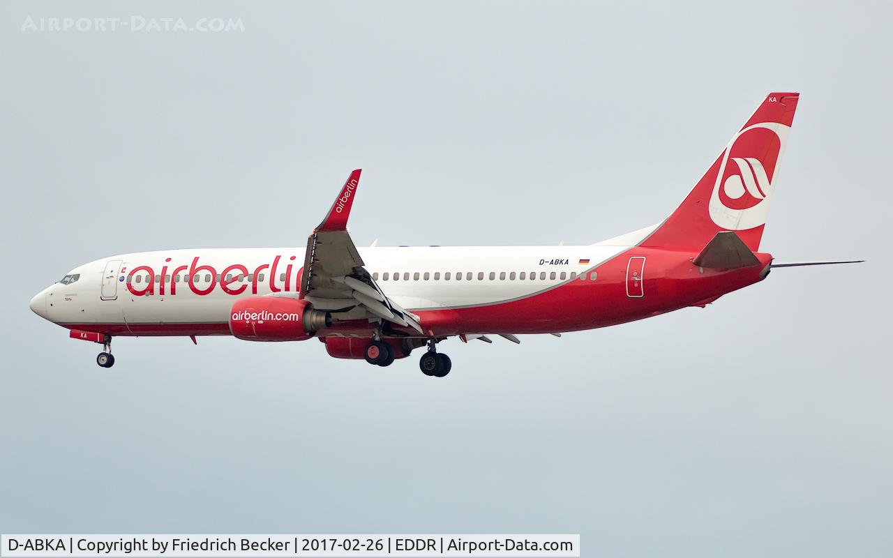 D-ABKA, 1999 Boeing 737-82R C/N 29329, on final RW27