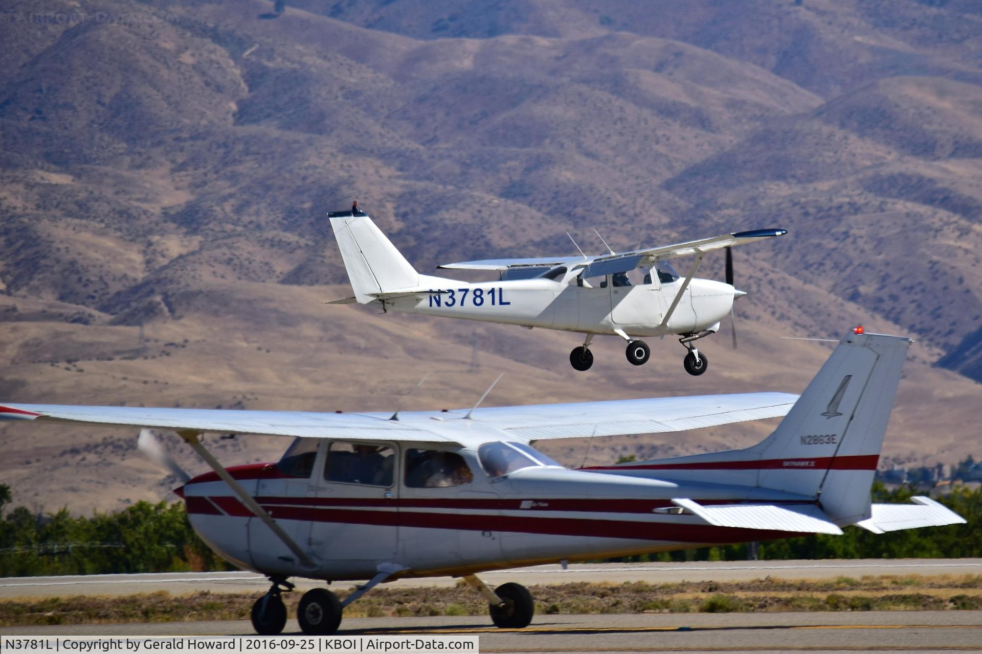 N3781L, 1965 Cessna 172G C/N 17253950, Landing RWY 10R.