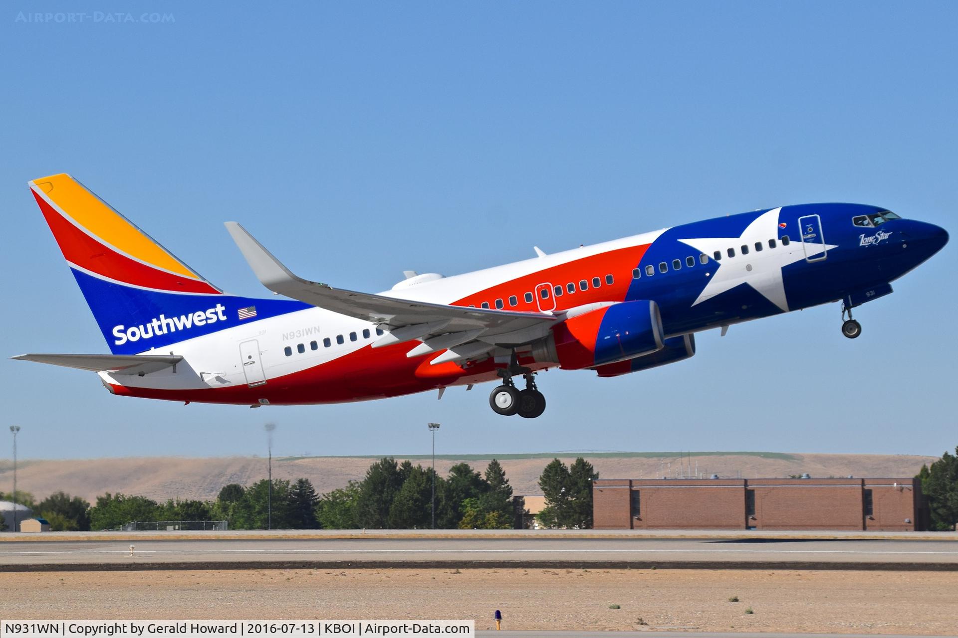 N931WN, 2009 Boeing 737-7H4 C/N 36637, Climb out from RWY 28R.