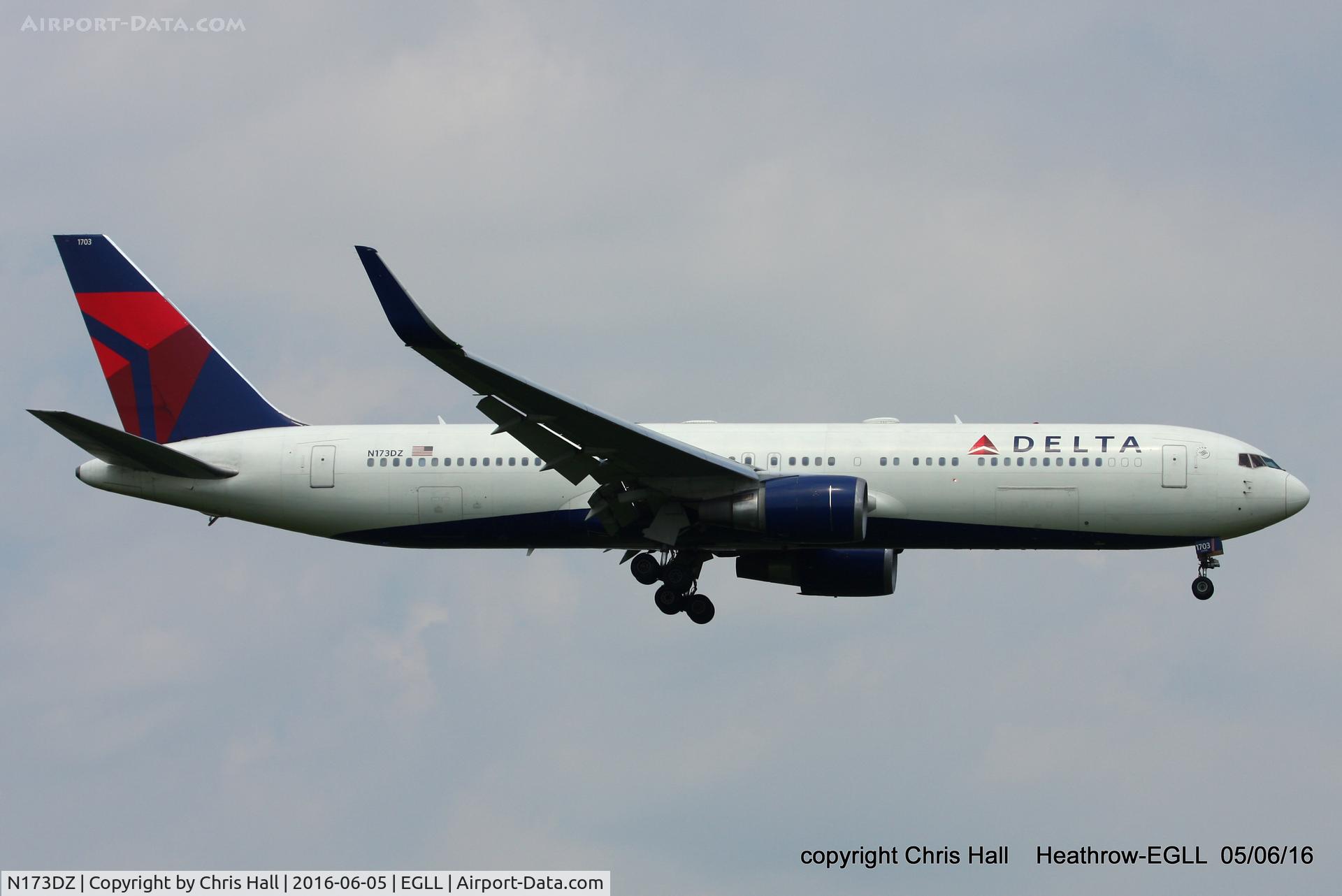 N173DZ, 1998 Boeing 767-332ER C/N 29692, Delta