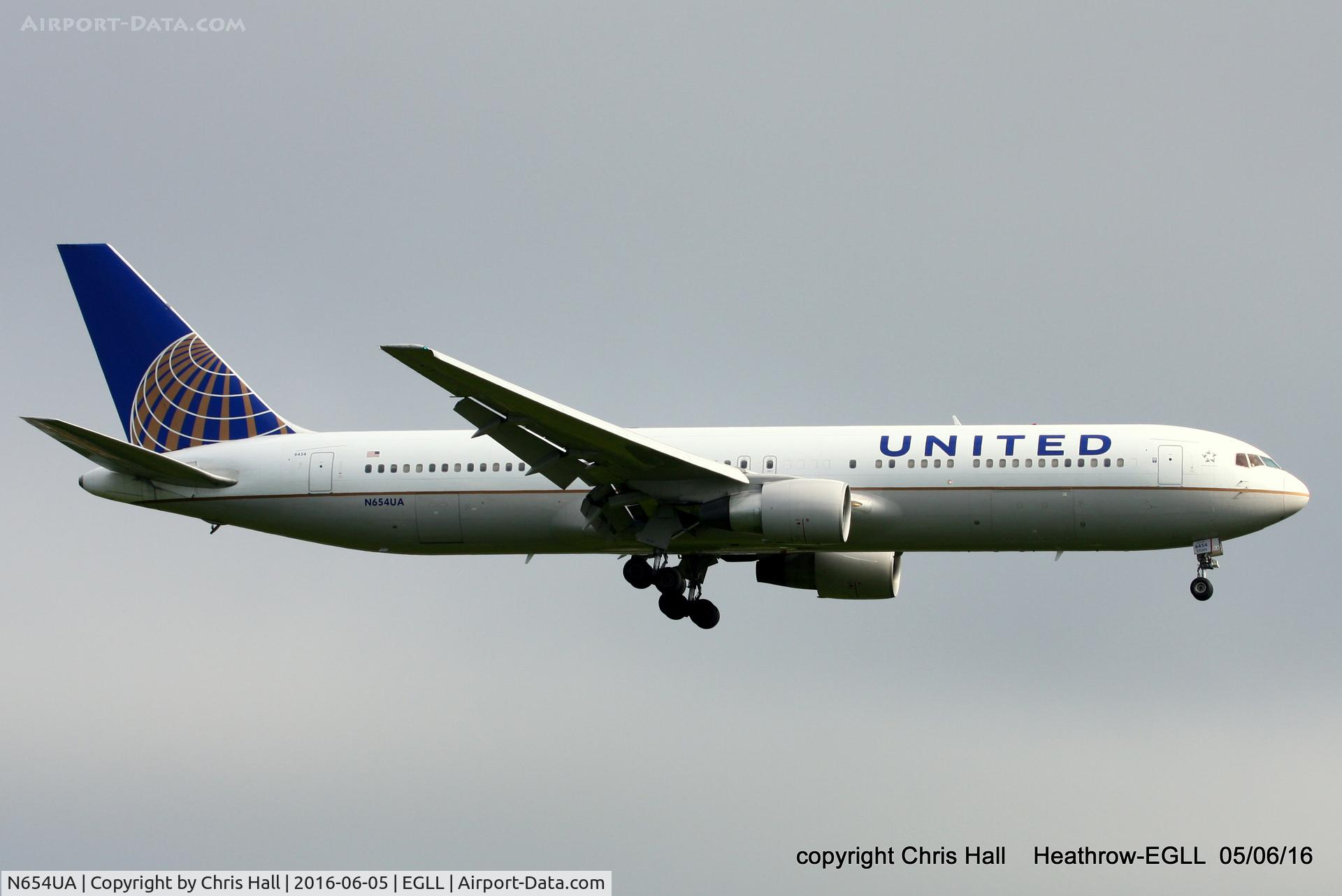 N654UA, 1992 Boeing 767-322ER C/N 25392, United