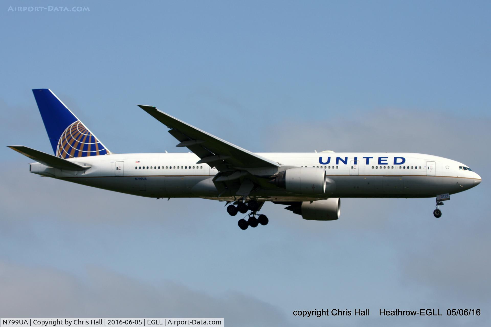 N799UA, 1998 Boeing 777-222 C/N 26926, United
