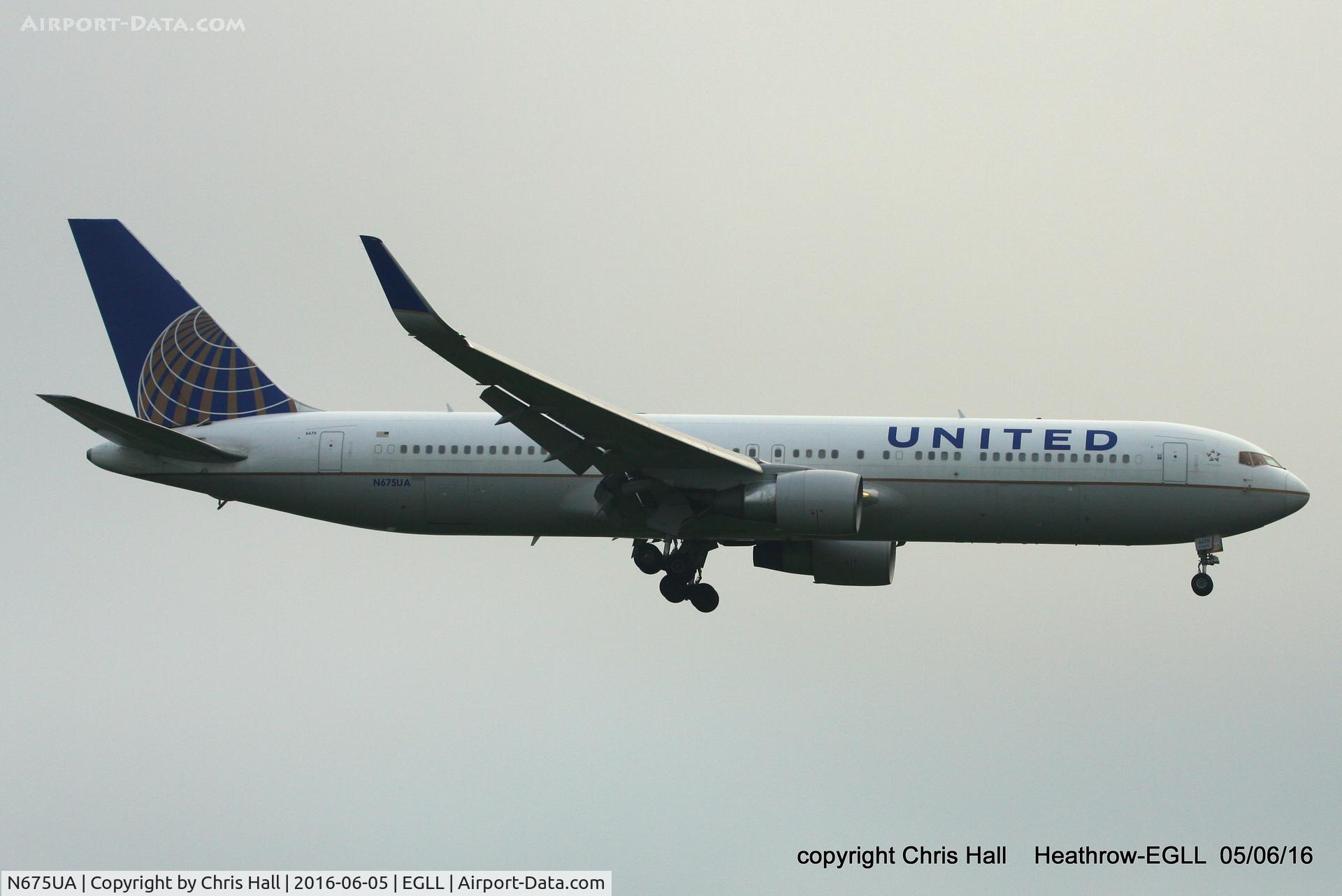 N675UA, 2000 Boeing 767-322 C/N 29243, United