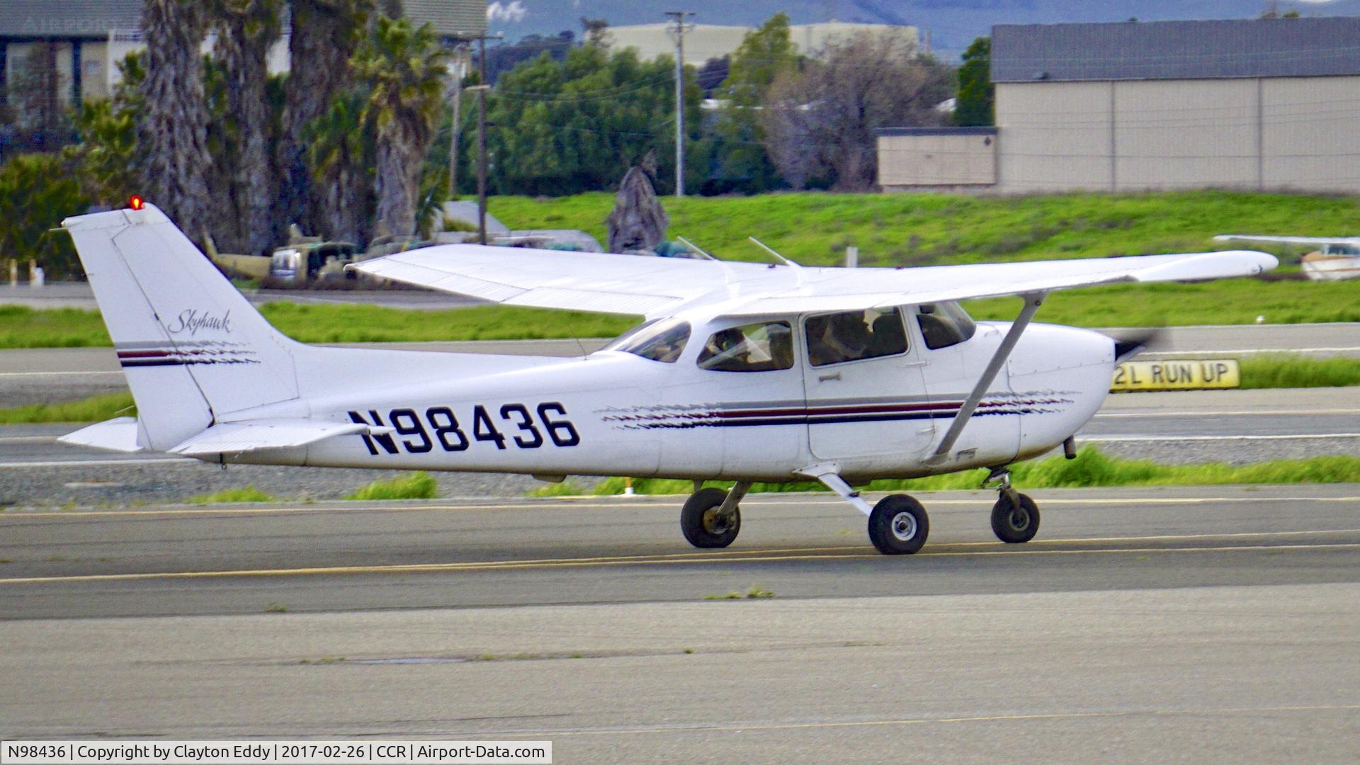 N98436, 1998 Cessna 172R C/N 17280612, Concord Airport 2017