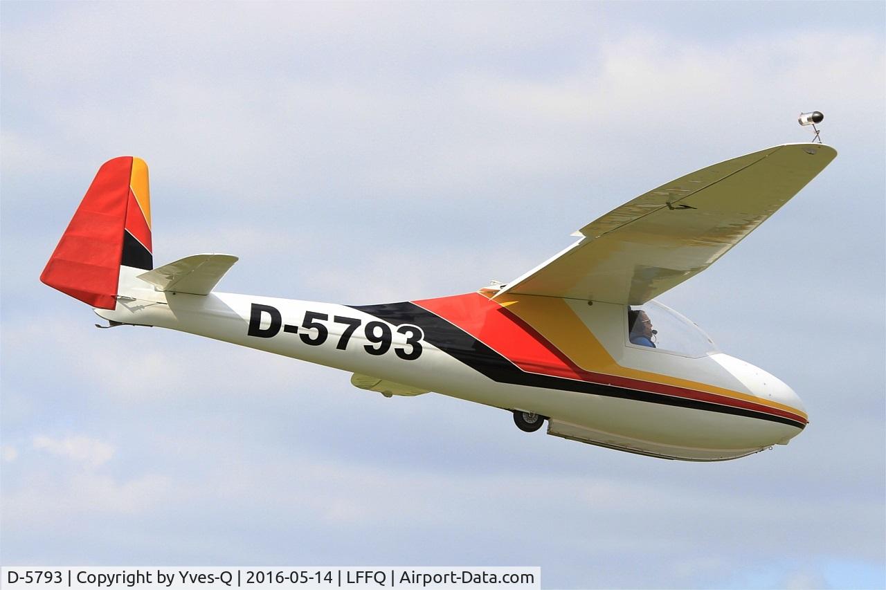 D-5793, Vogt Lo-100 Zwergreiher C/N 21, Vogt Lo-100 Zwergreiher, On display, La Ferté-Alais airfield (LFFQ) Air show 2016