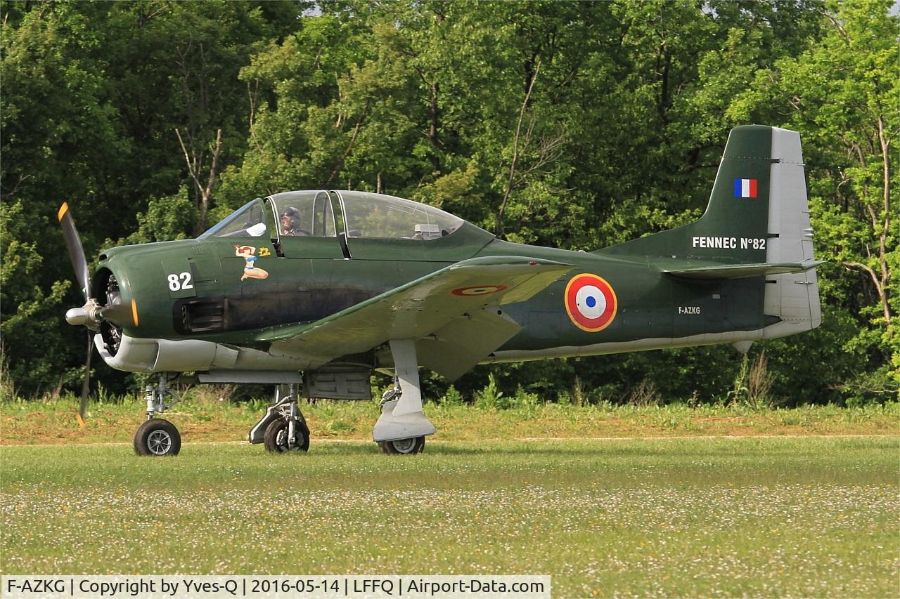 F-AZKG, 1951 North American T-28A Fennec C/N 174-111, North American T-28A Fennec, Landing rwy 28, La Ferté-Alais airfield (LFFQ) Air show 2016