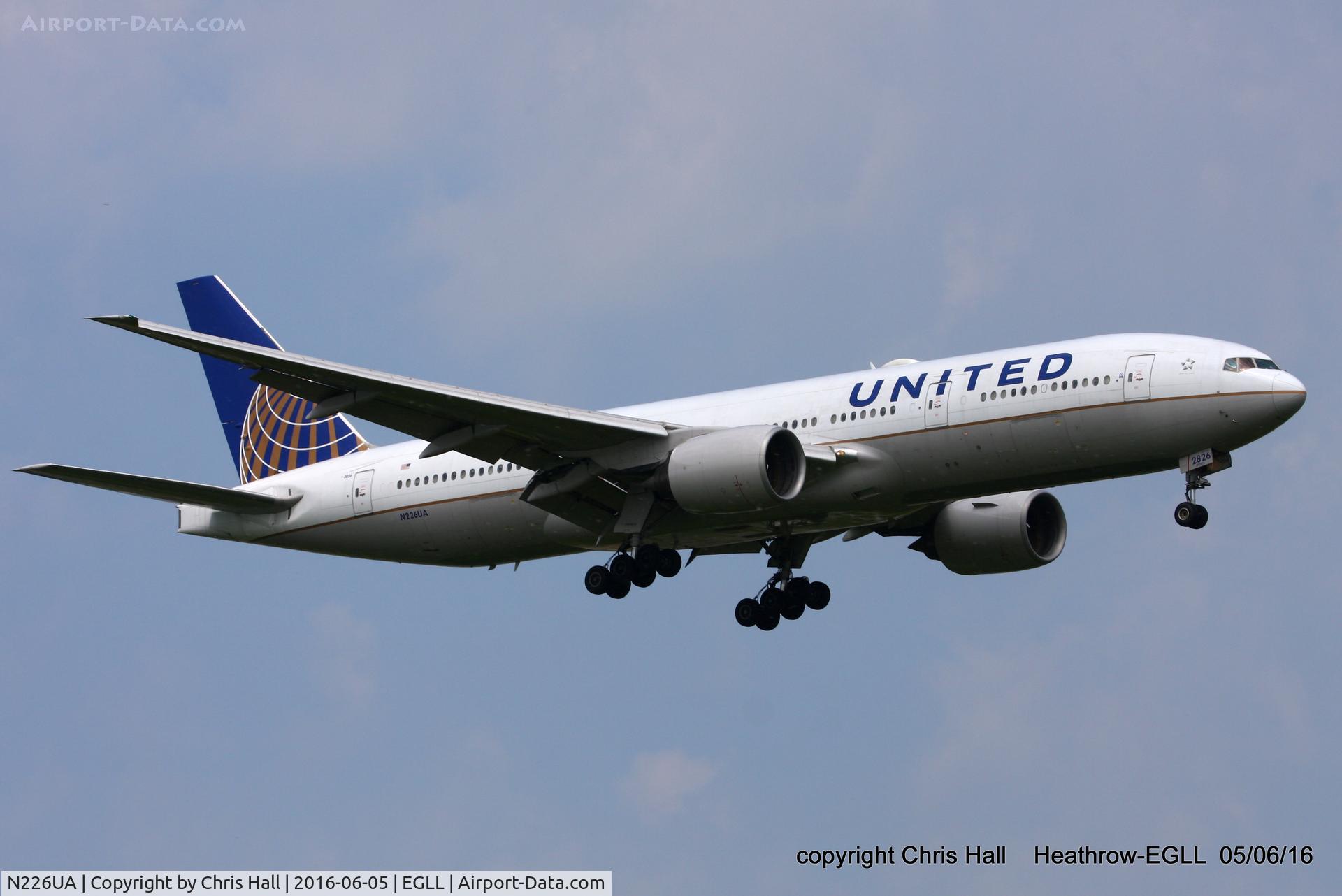 N226UA, 2002 Boeing 777-222 C/N 30226, United