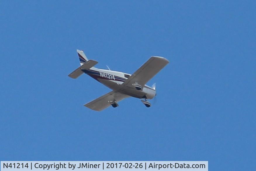 N41214, 1974 Piper PA-28-140 C/N 28-7425207, Flying over Sleepy Hollow, IL.