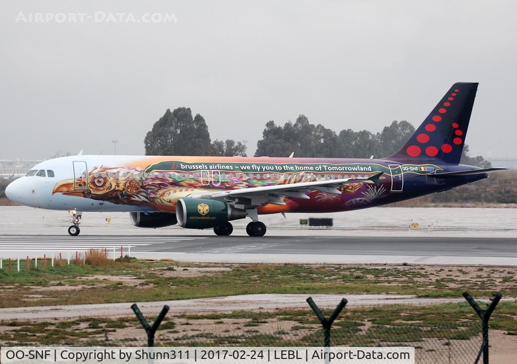 OO-SNF, 2006 Airbus A320-214 C/N 2810, Lining up rwy 25L in special 'Meet Tomorrowland' c/s