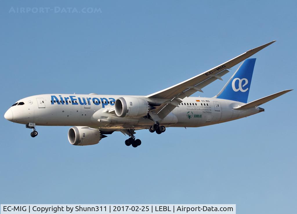 EC-MIG, 2016 Boeing 787-8 Dreamliner C/N 36412, Landing rwy 25R